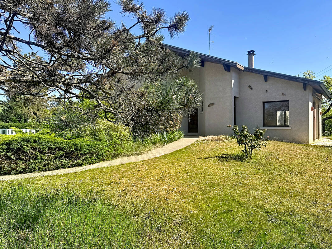 Maison à SAINT-ROMAIN-DE-JALIONAS