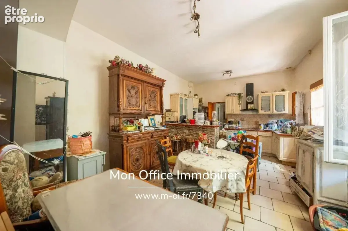 Référence : 7340-MCO - Exclusivité — Immeuble de rapport composé de 4 appartements et une  maison , avec jardin extérieur et sta - photo 17
