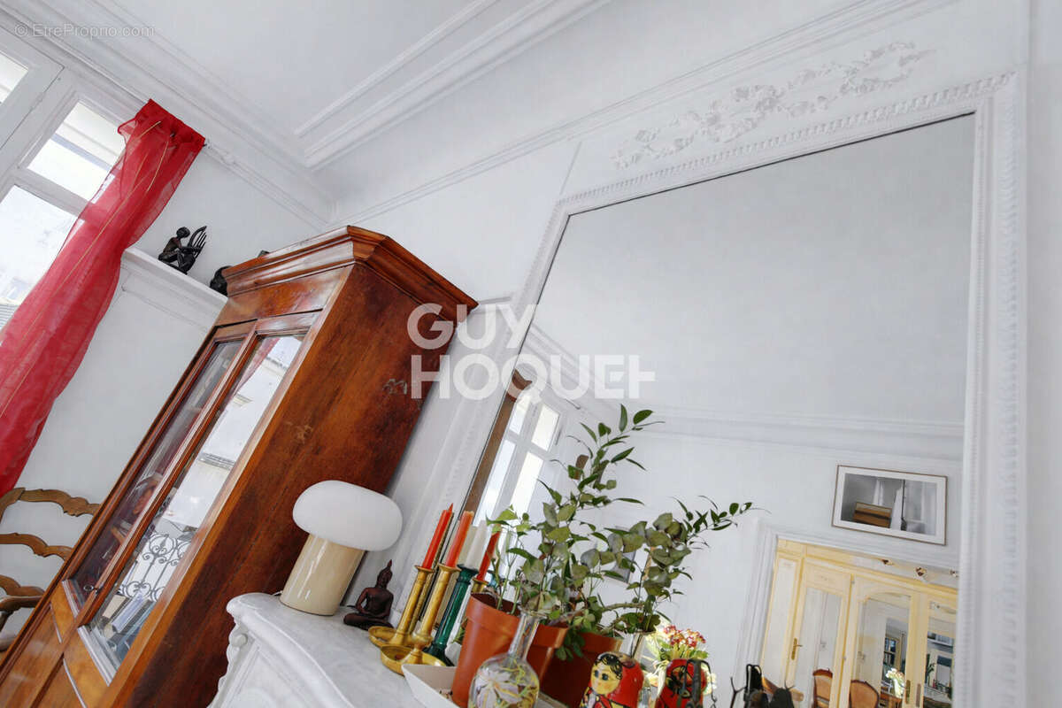 Appartement à PARIS-17E