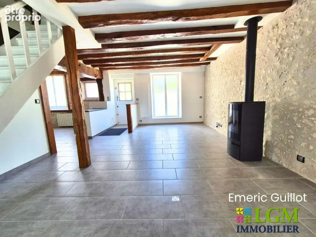  À VENDRE – Maison de bourg entièrement rénovée de 110 m² - 3 Chambres - Bureau - Terrasse - Atelier - appentis - Cave - Chambon - photo 6