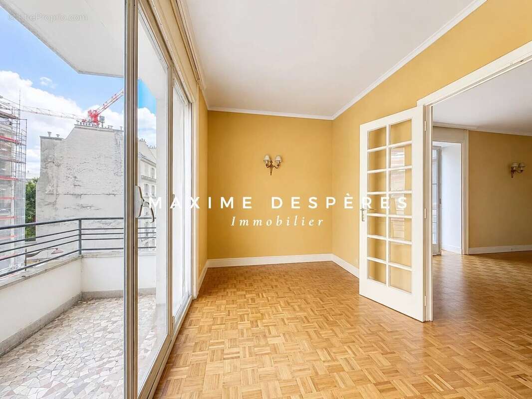 Appartement à NEUILLY-SUR-SEINE