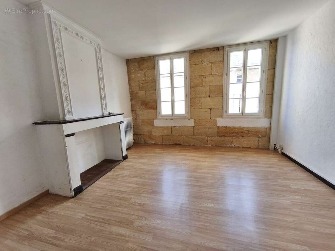Maison à VILLEFRANCHE-DE-LONCHAT