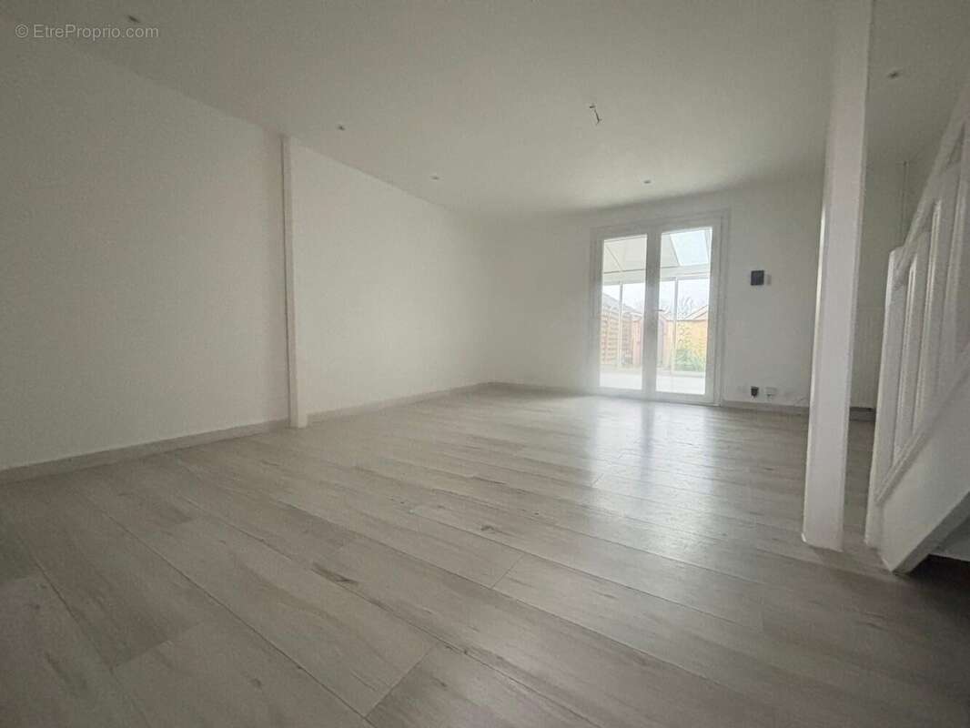 Maison à SAINT-PIERRE-DU-PERRAY