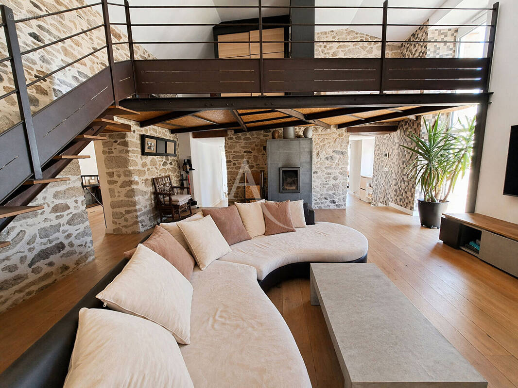 Maison à LES HERBIERS