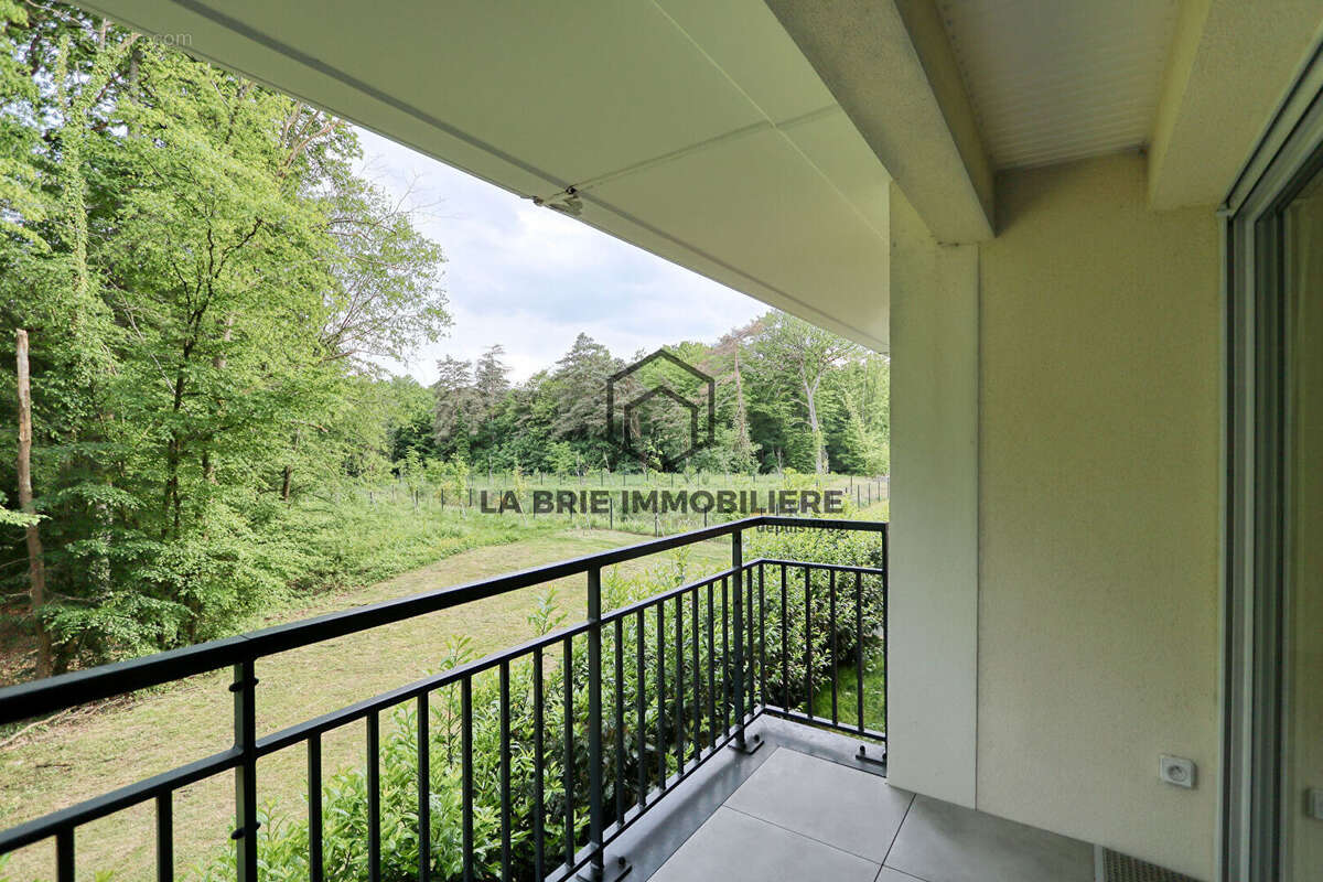 Appartement à EMERAINVILLE