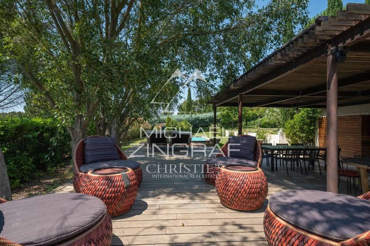 Aix-en-Provence – Propriété avec piscine au coeur d'un écrin de verdure - photo 26