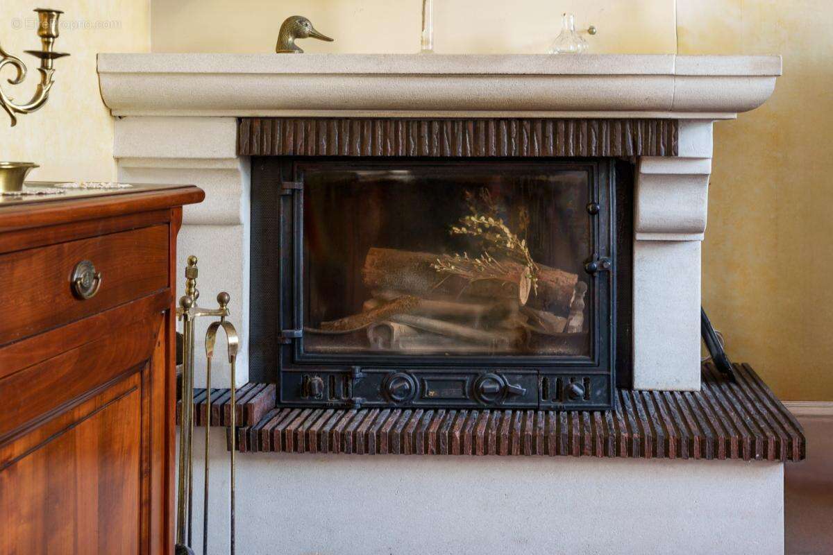 Maison et dépendance à vendre à SAINT CYR SUR LOIRE (37) - photo 4