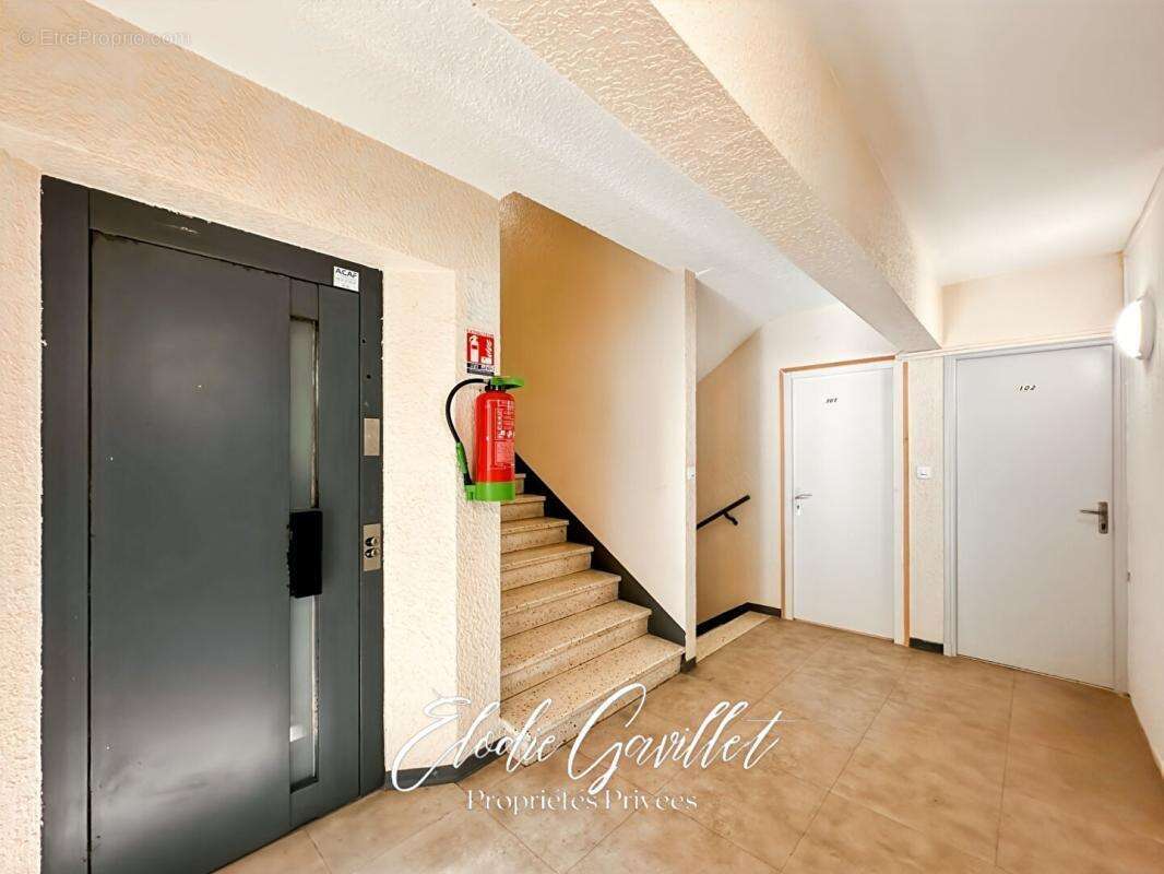 Studio Rennes Les Bains vue rivière 12 m² - photo 5