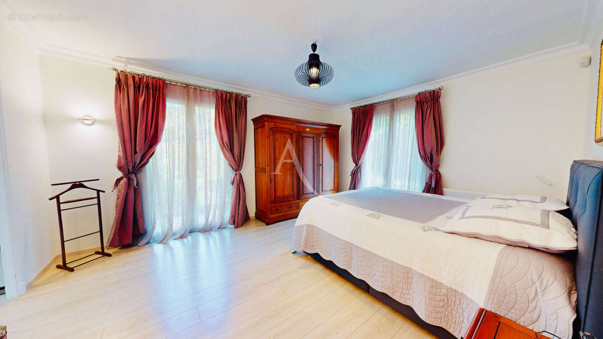 Maison à LAGNY-SUR-MARNE