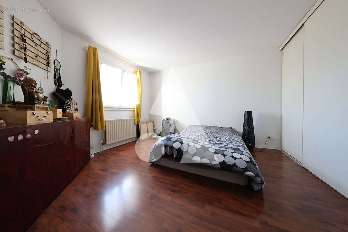 Appartement à CORBEIL-ESSONNES