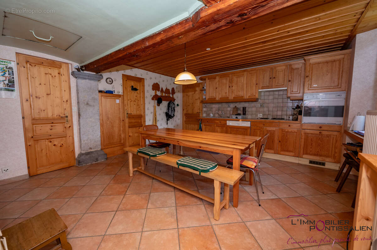 Maison à ROCHEJEAN