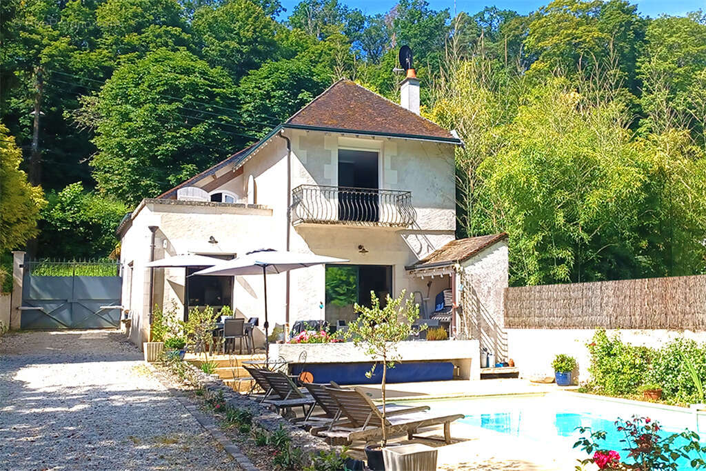 Maison à MONTBAZON