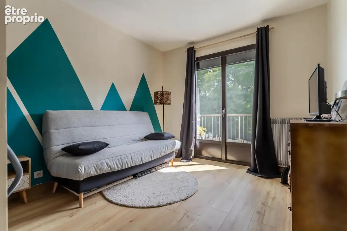 Une maison moderne avec piscine, jardin et parking - photo 38