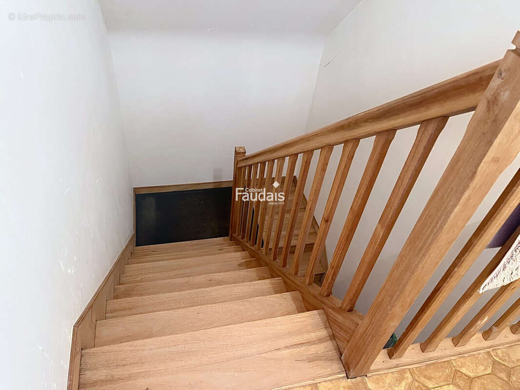 Maison 102 m² à Regneville-Sur-Mer  - photo 8