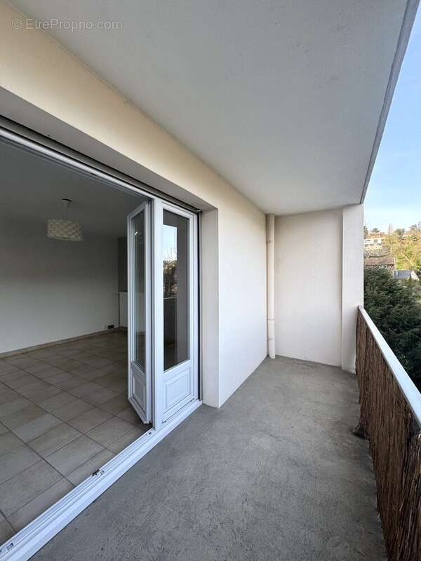 Appartement à MONT-SAINT-AIGNAN