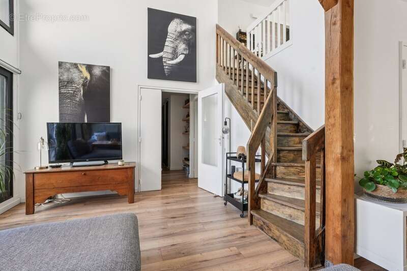 Appartement à LE COUDRAY-MONTCEAUX