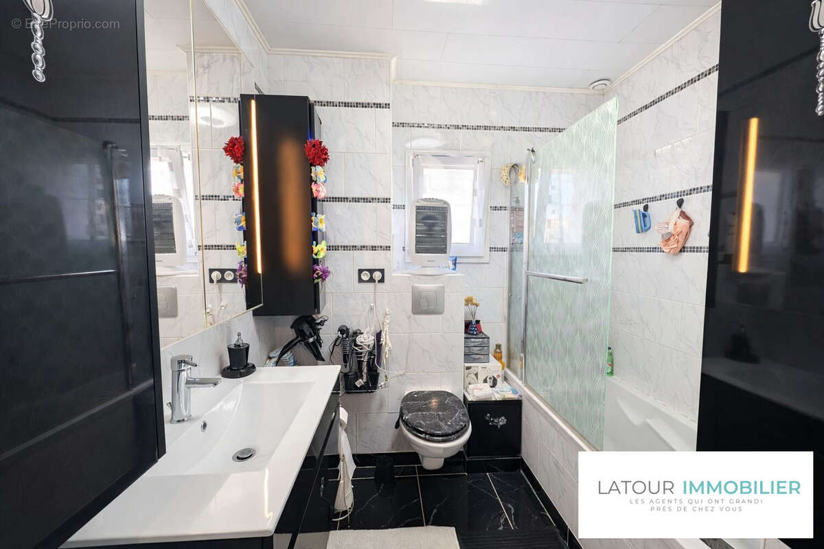 Maison à L'ISLE-D'ABEAU