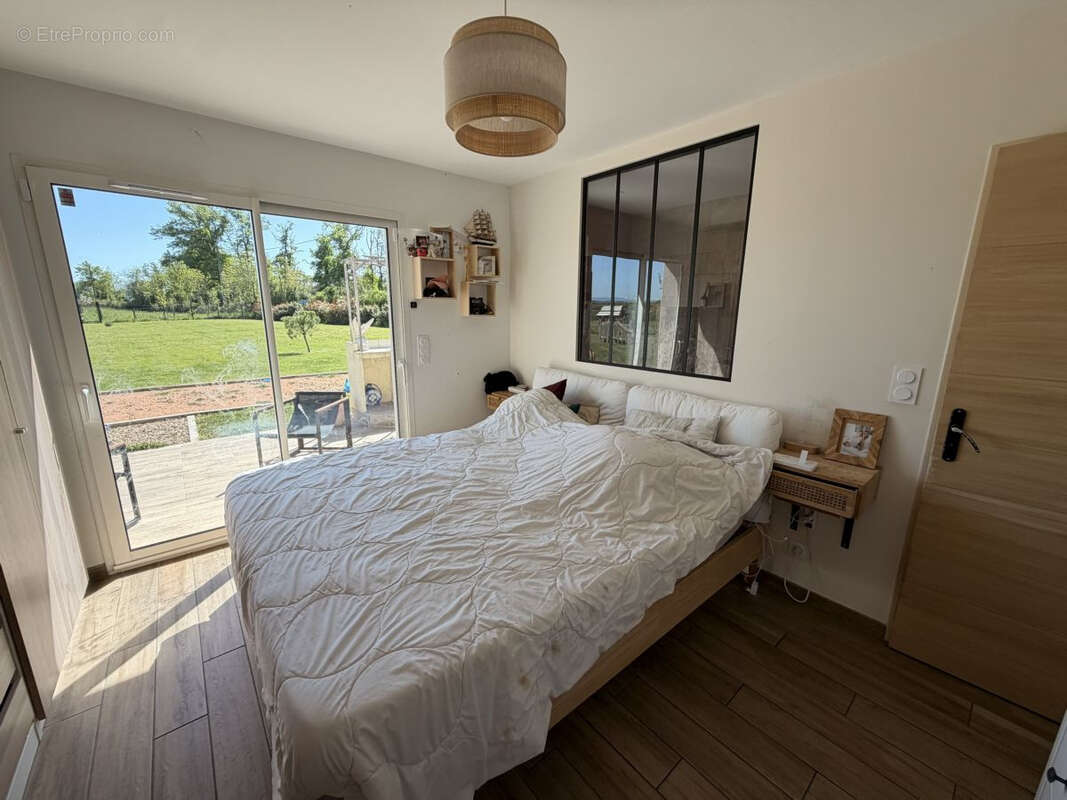 Maison à ESPINASSE-VOZELLE