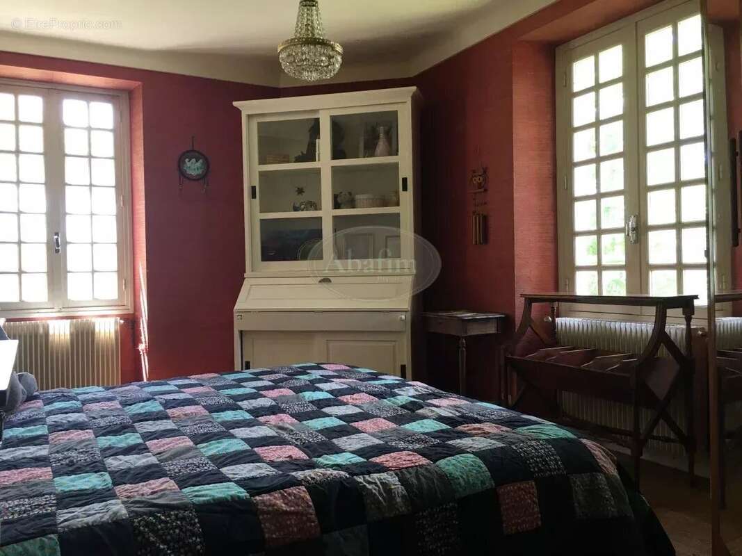 Appartement à NAY