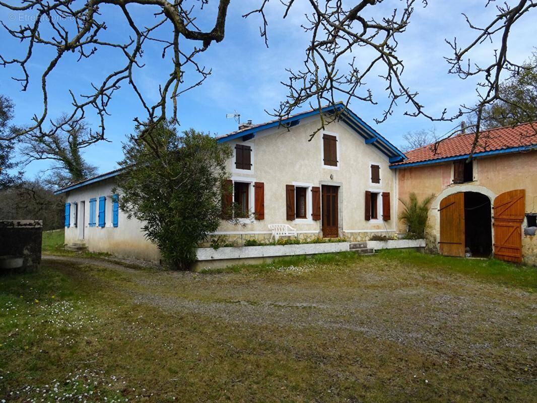 Maison à CAUPENNE
