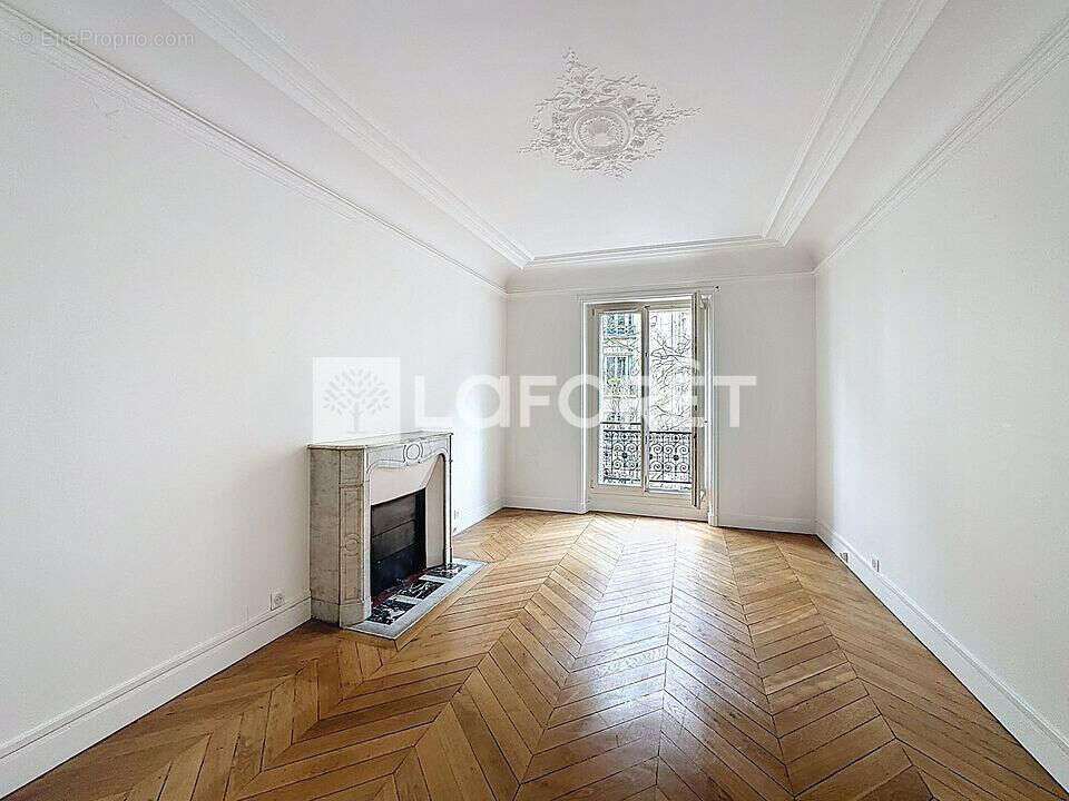 Appartement à PARIS-16E