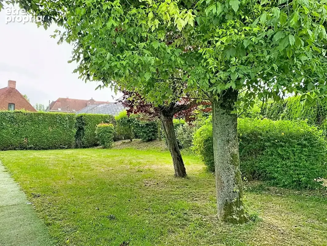 Villa individuelle avec piscine, 4 chambres, jardin et garages - photo 4