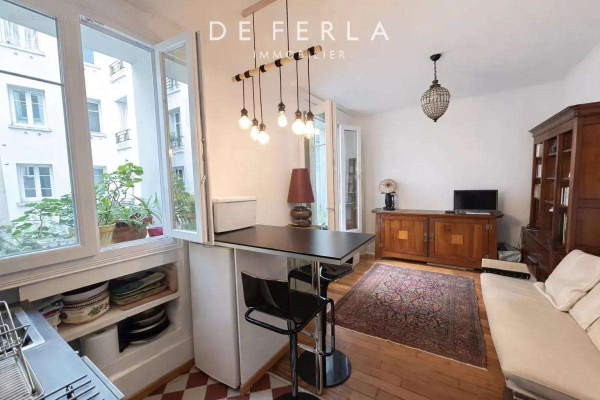 Appartement à PARIS-15E