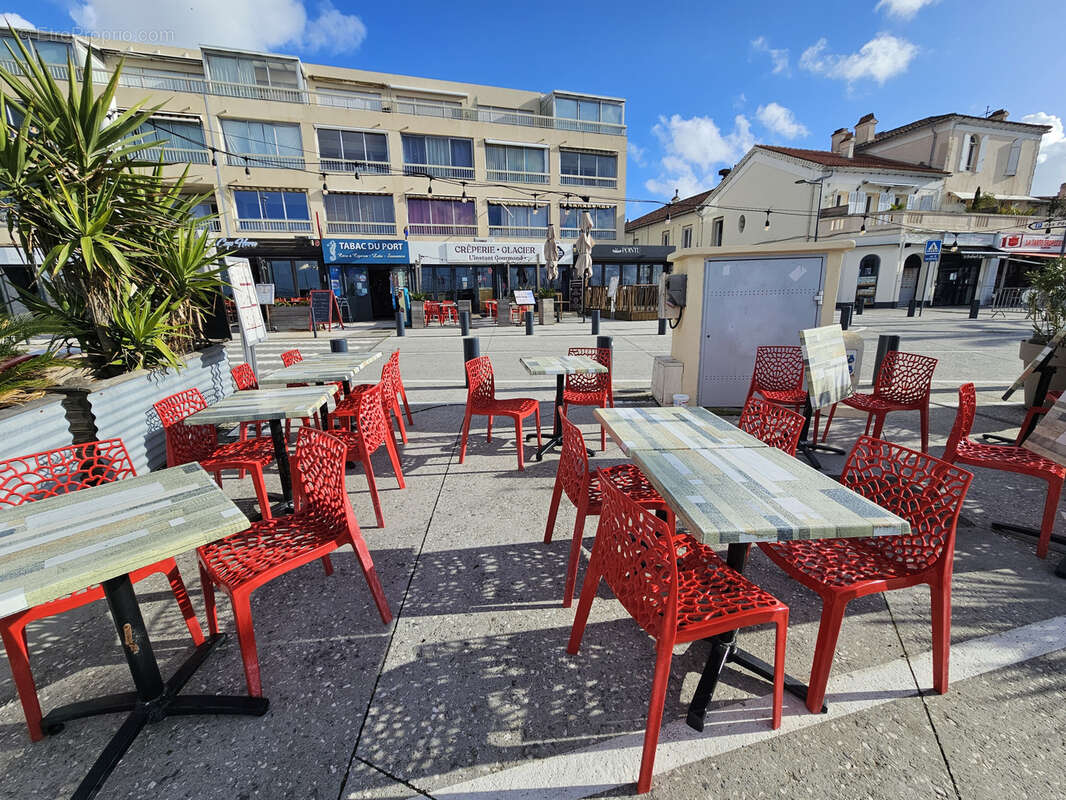 Commerce à SIX-FOURS-LES-PLAGES
