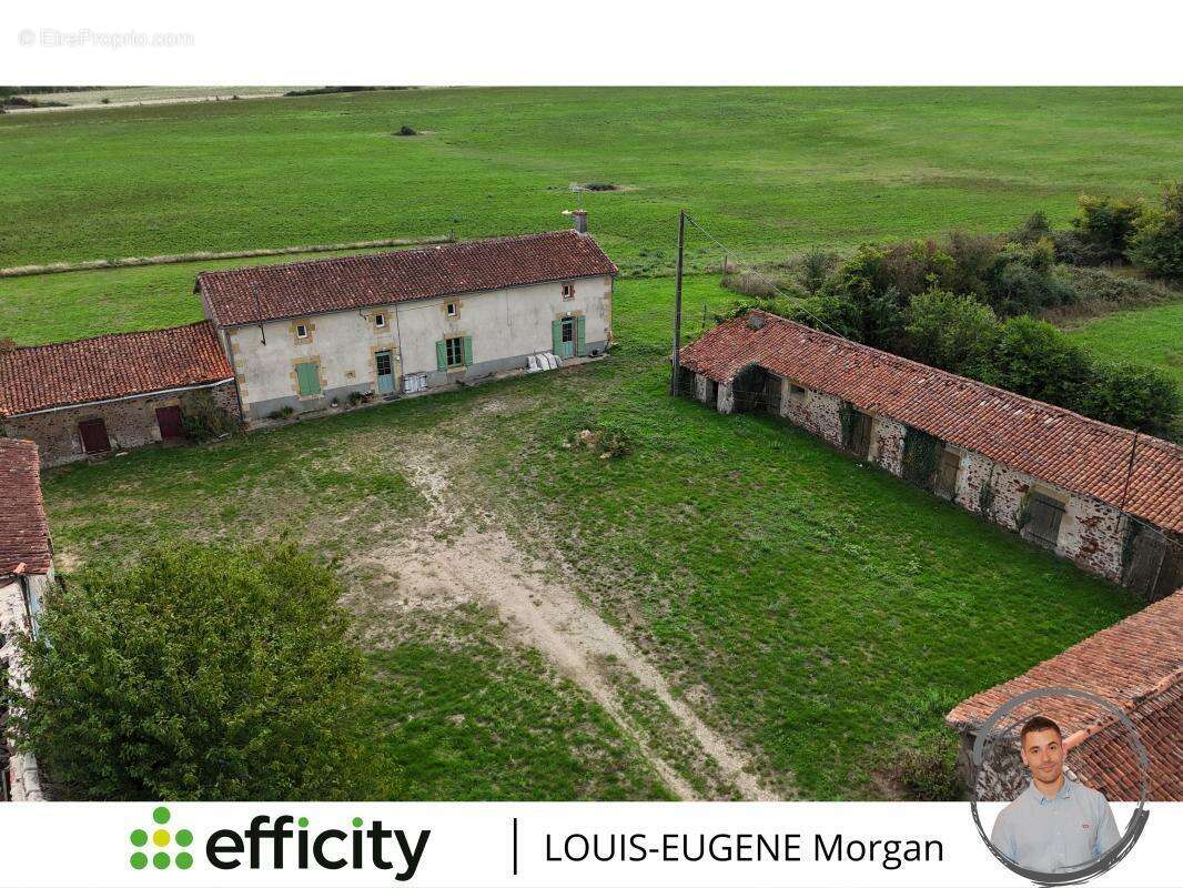 Maison à AVAILLES-LIMOUZINE