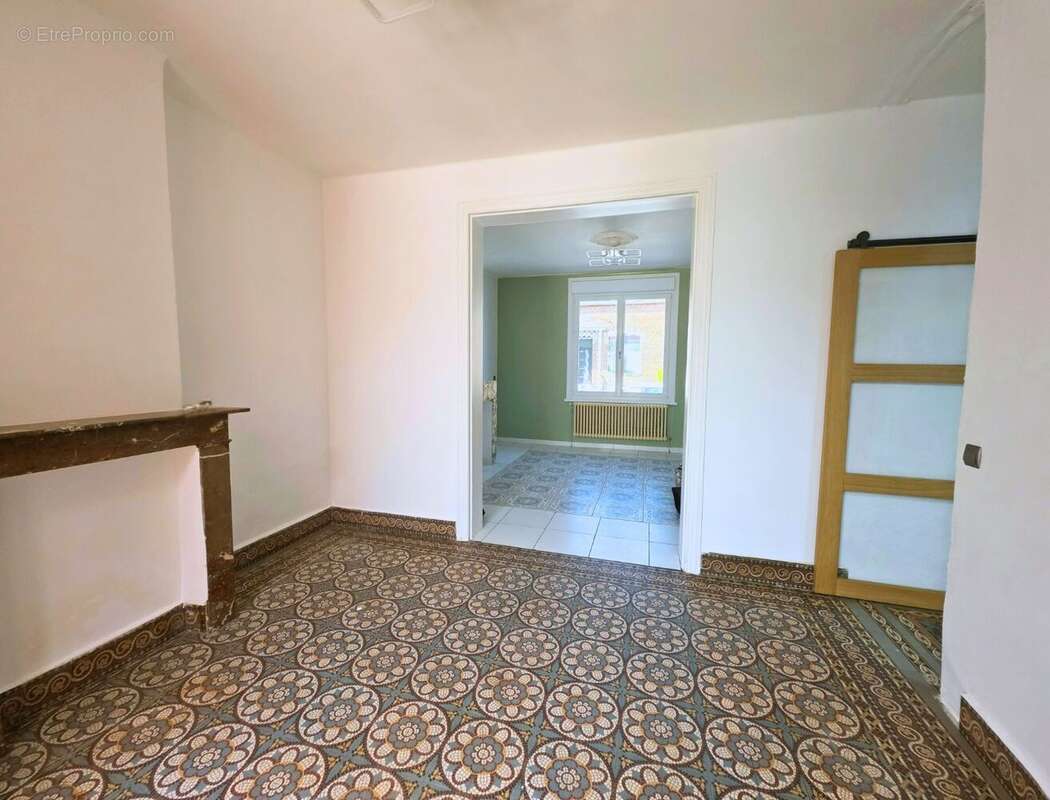 Maison à FAMARS