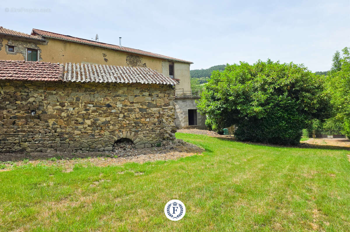 Maison à OUROUX