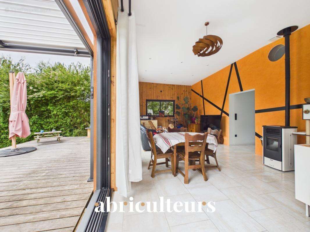 Belle maison contemporaine de 120 m² dans la verdure en vente à Les Touches (44390) - photo 3