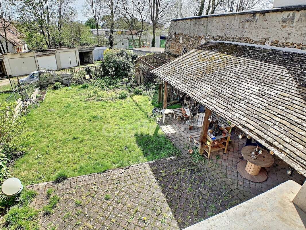 F3 de 72 m² à Corbeil-Essonnes, balcon, cave, RER D - photo 8
