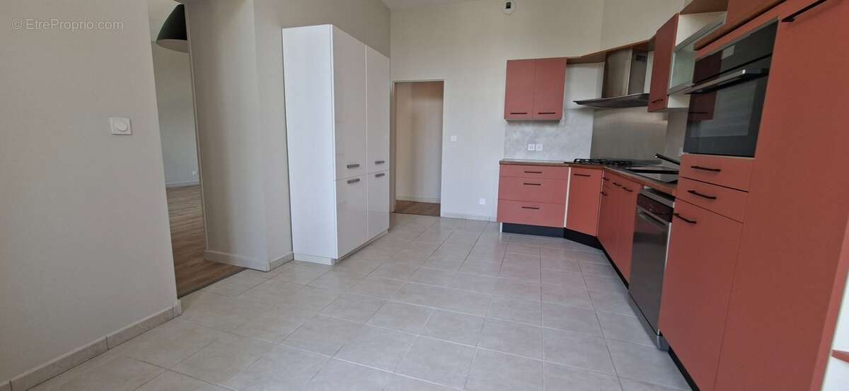 Appartement de caractère – Centre-ville d'Aix-les-Bains - photo 9
