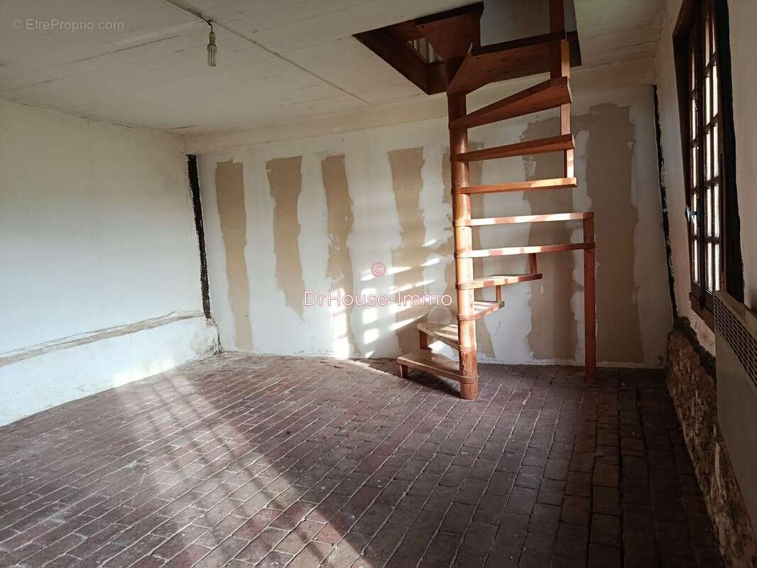 Maison à LIVET-SUR-AUTHOU