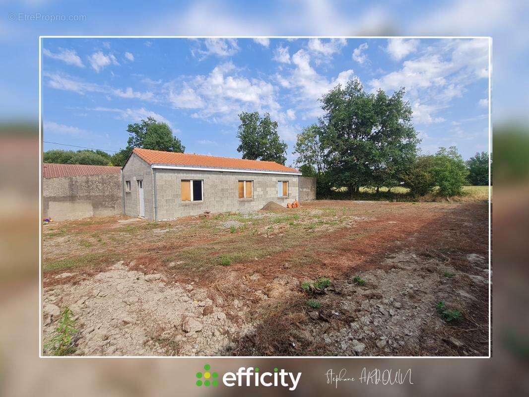 Maison à LA HAIE-FOUASSIERE