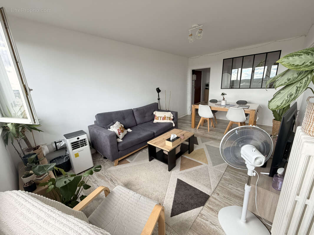 Appartement à ALLONNES