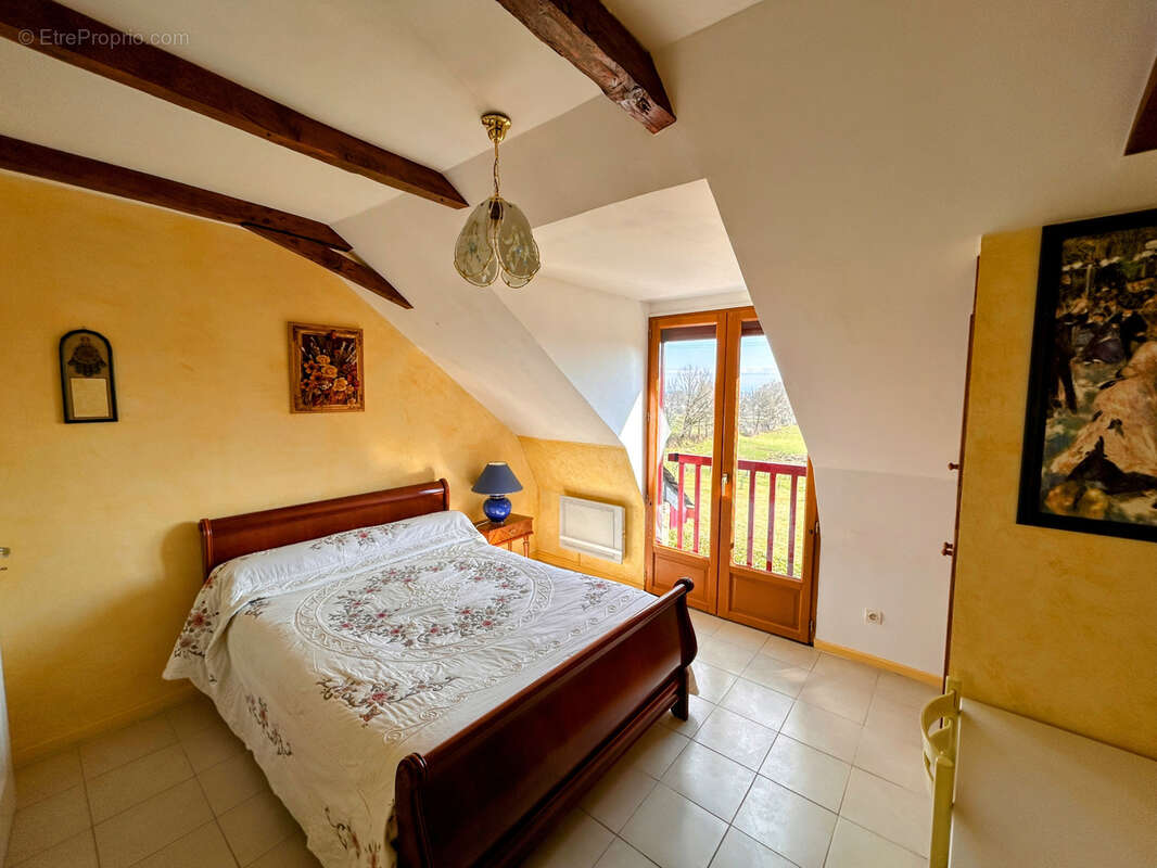 Maison à NEUVIC