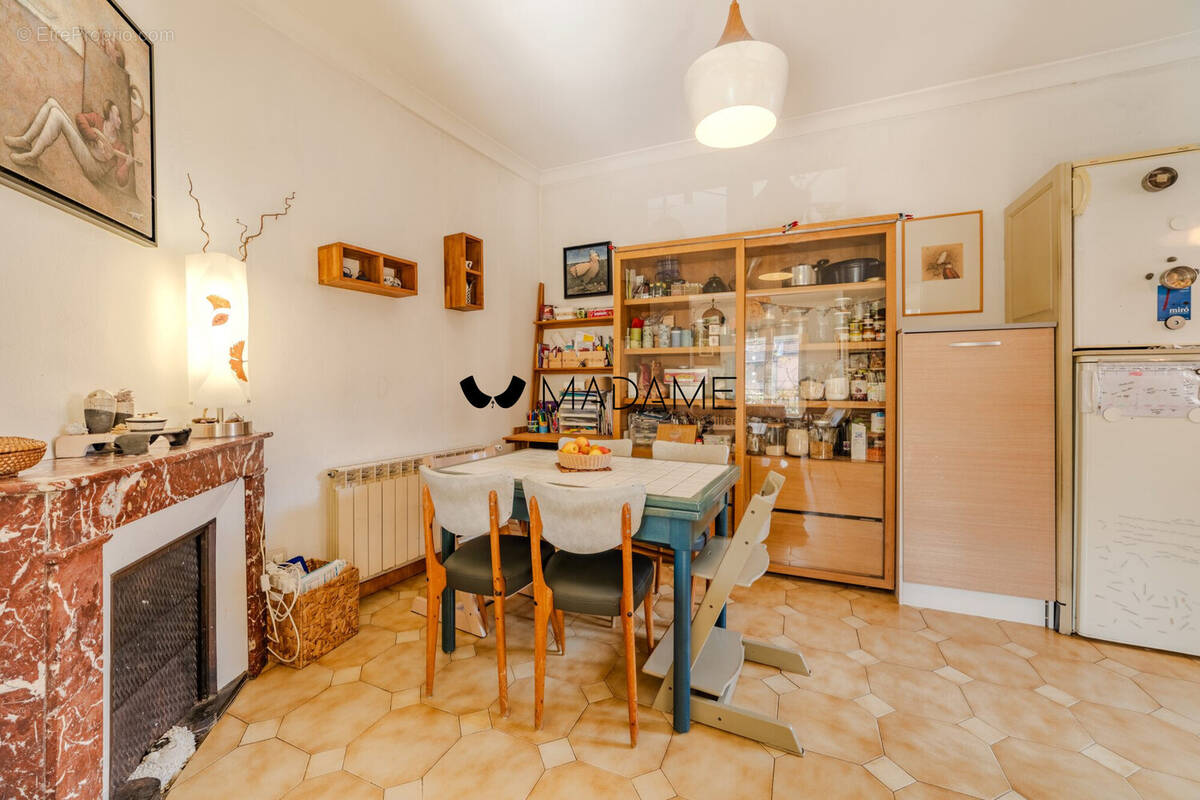 #avendre #maisondeville #maisonmitoyenne #grenoble #artdevivre #jardinenville #salleamanger - Maison à GRENOBLE