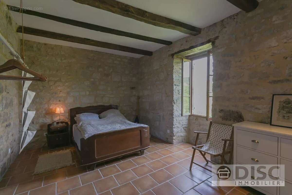 Bel appartement avec terrasse et vues imprenables dans le centre médiéval de Penne - photo 11