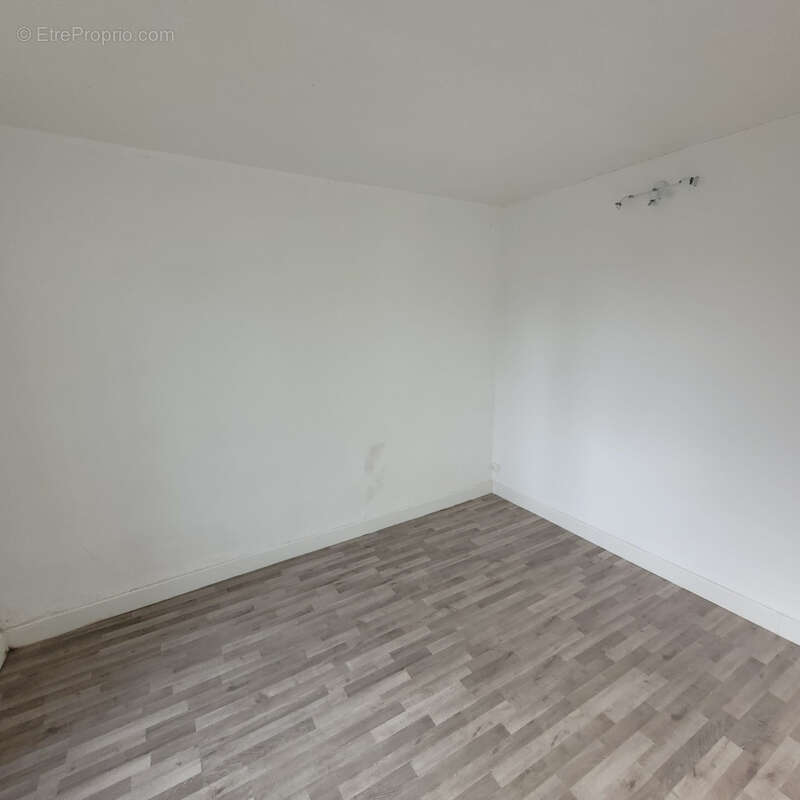 Appartement à MOURS