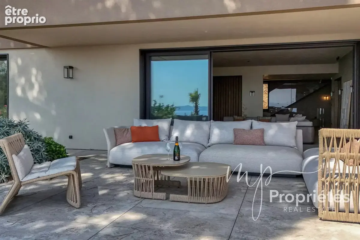 Rayol-Canadel-sur-Mer – Villa contemporaine d’exception vendue entièrement meublée –  six suites raffinées. Vue panoramique sur  - photo 24