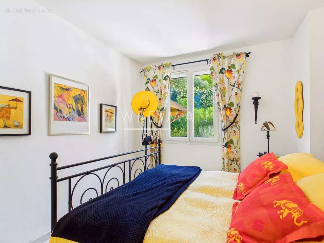 Villa bien entretenue avec piscine et vue dégagée - Le Luc - photo 15