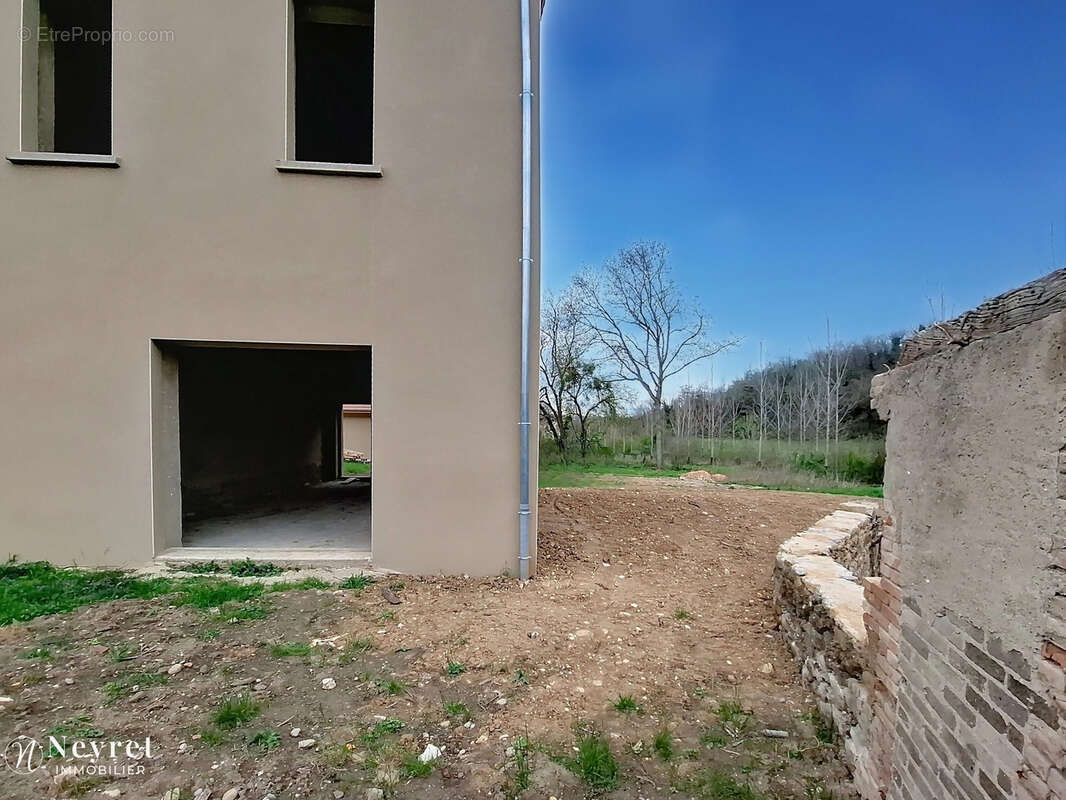 Autre à SEREZIN-DU-RHONE