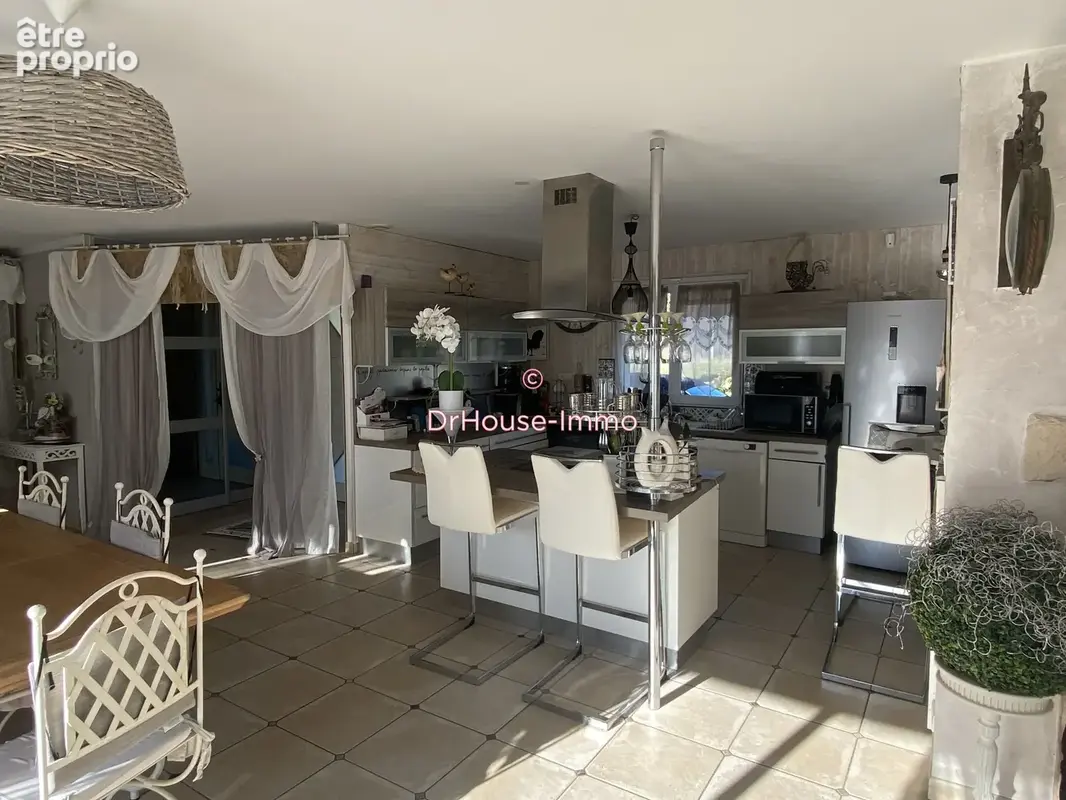 Maison 5 pièces 142 m² à vendre à Beaumont (86490) - photo 2