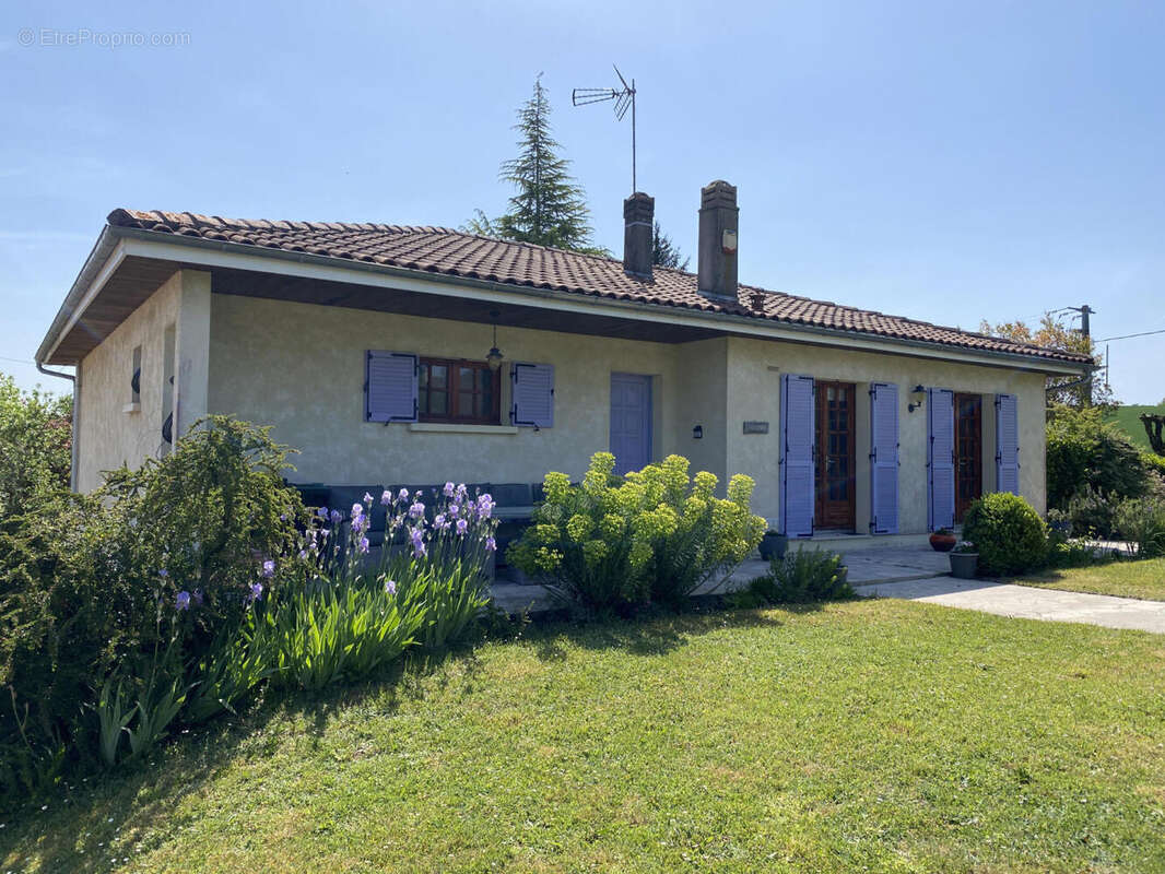 facade - Maison à SAINT-ROMAIN