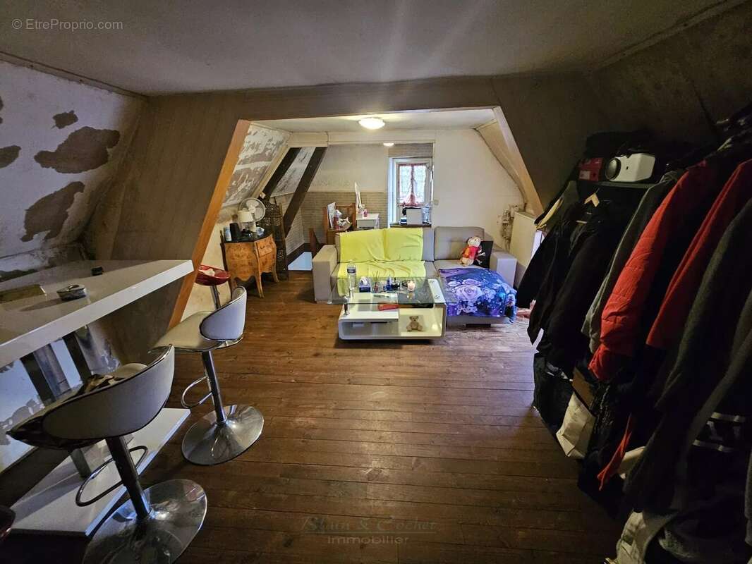 Maison à SAINTE-GENEVIEVE-DES-BOIS