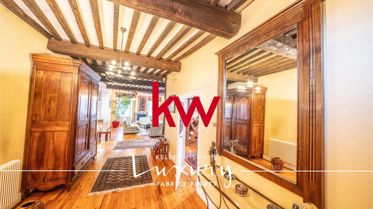 Maison 326 m² à Pont-Du-Chateau  - photo 4