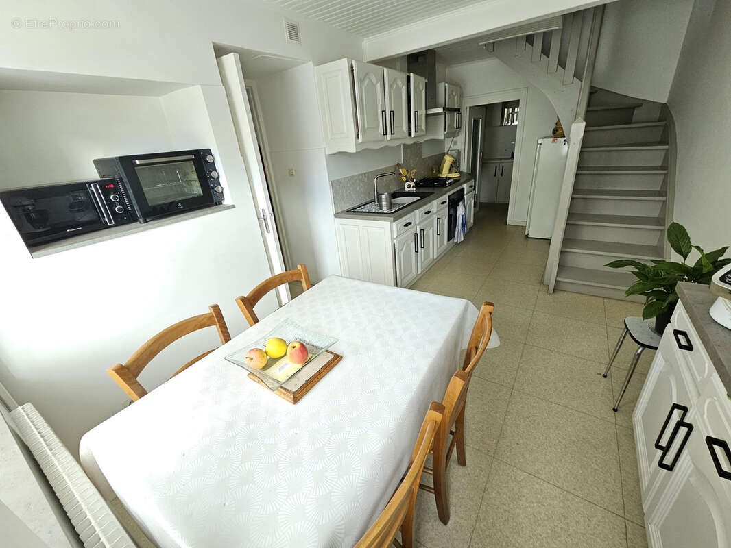 Maison à SAINT-JUST-MALMONT