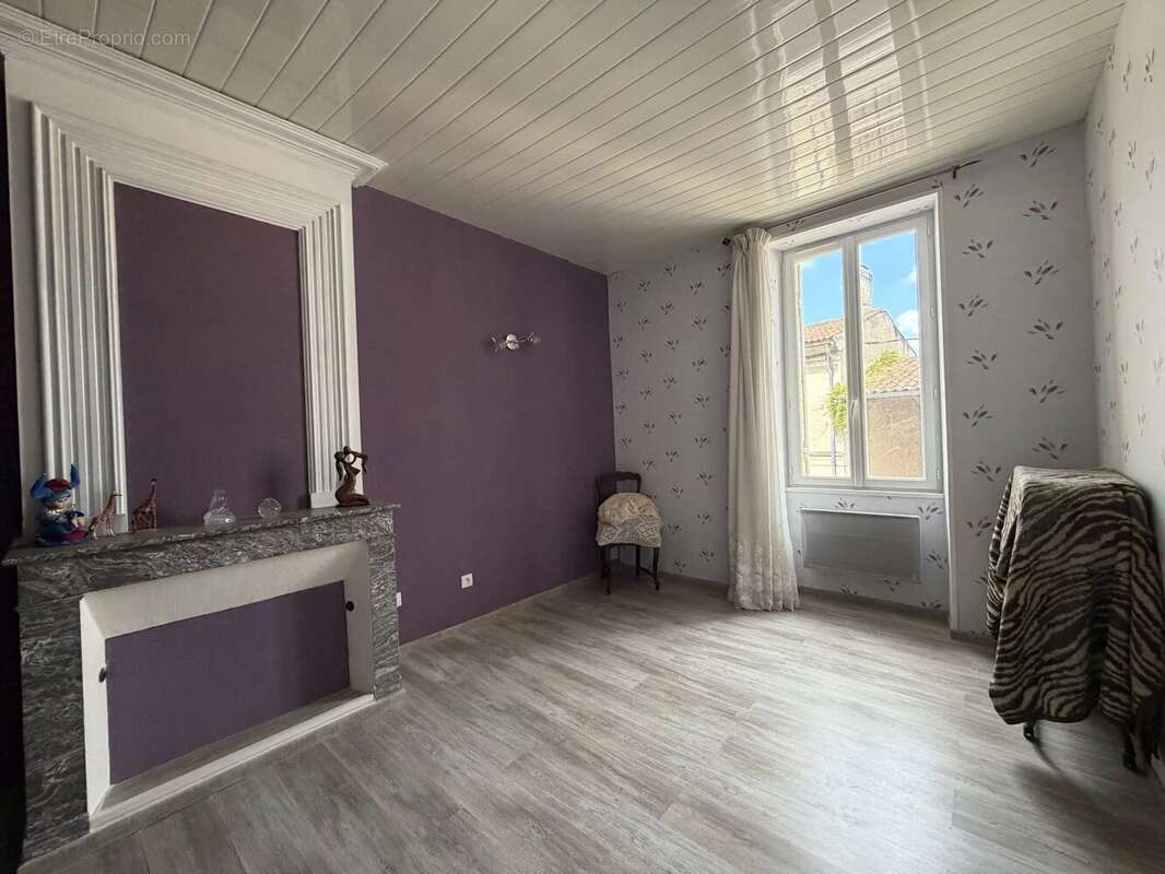 Maison à ETAULIERS